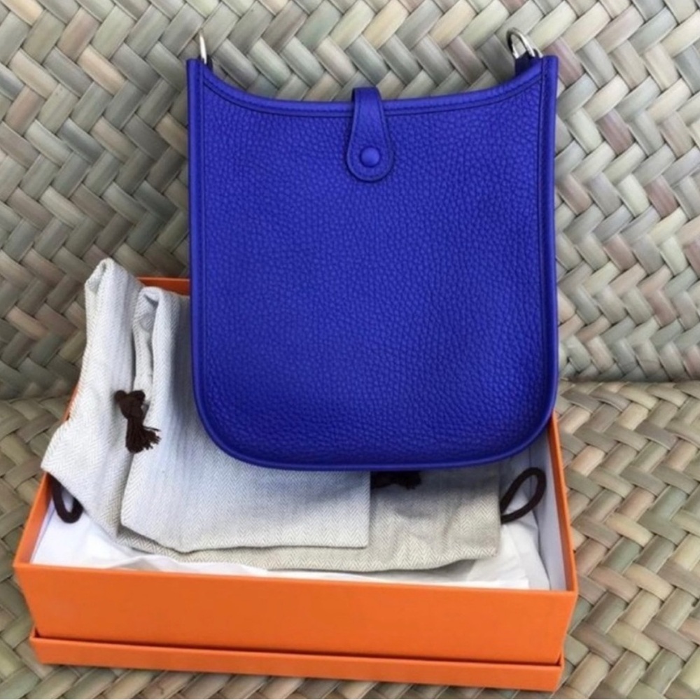 *SOLD* Blue Hermes TPM Evelyne Handbag - Picture 2 of 8